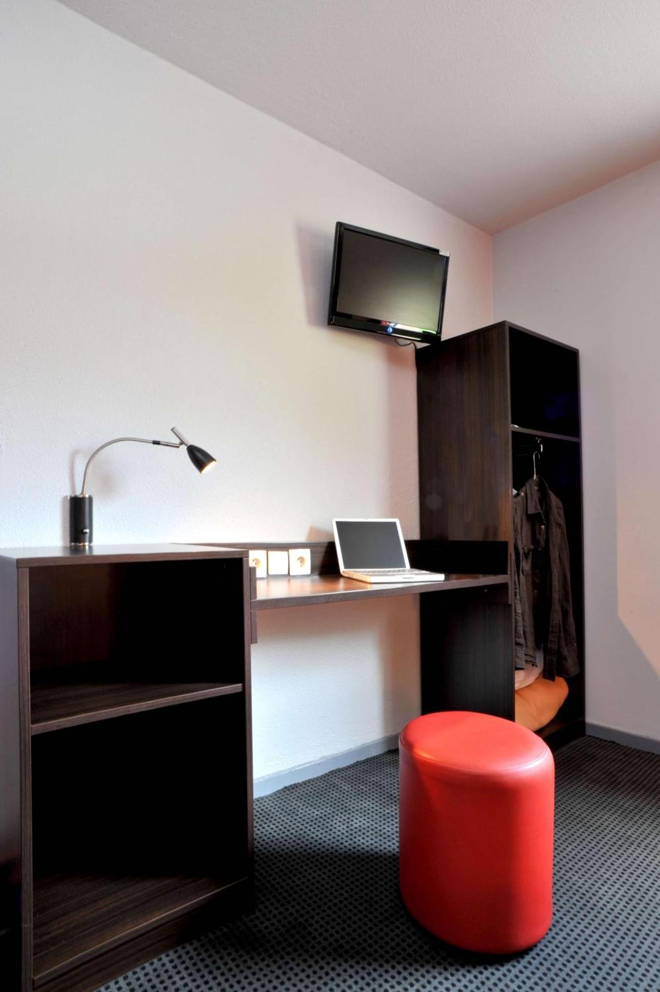 Brit Hotel St-Quentin/Nord Fayet  Εξωτερικό φωτογραφία