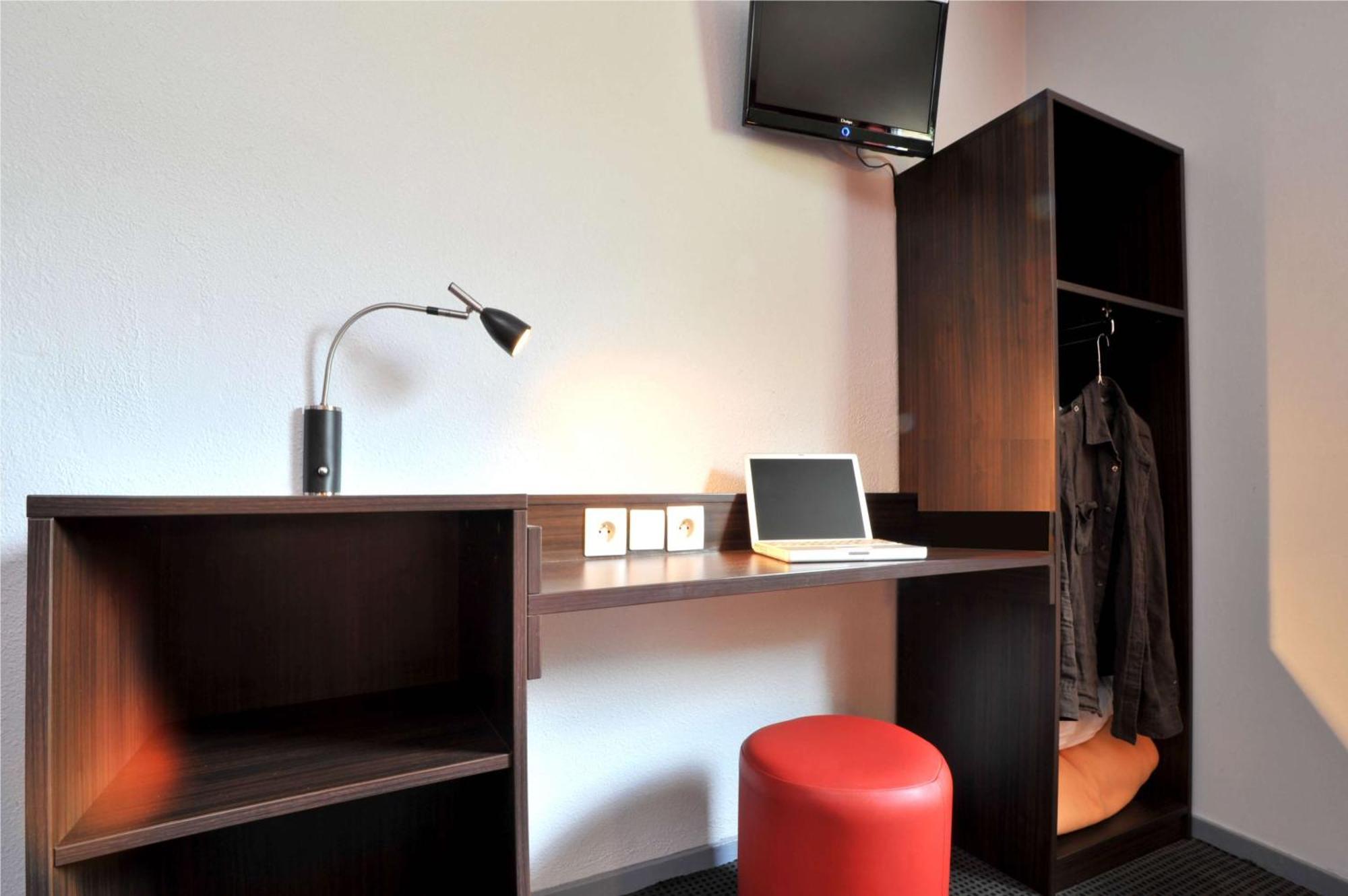 Brit Hotel St-Quentin/Nord Fayet  Εξωτερικό φωτογραφία