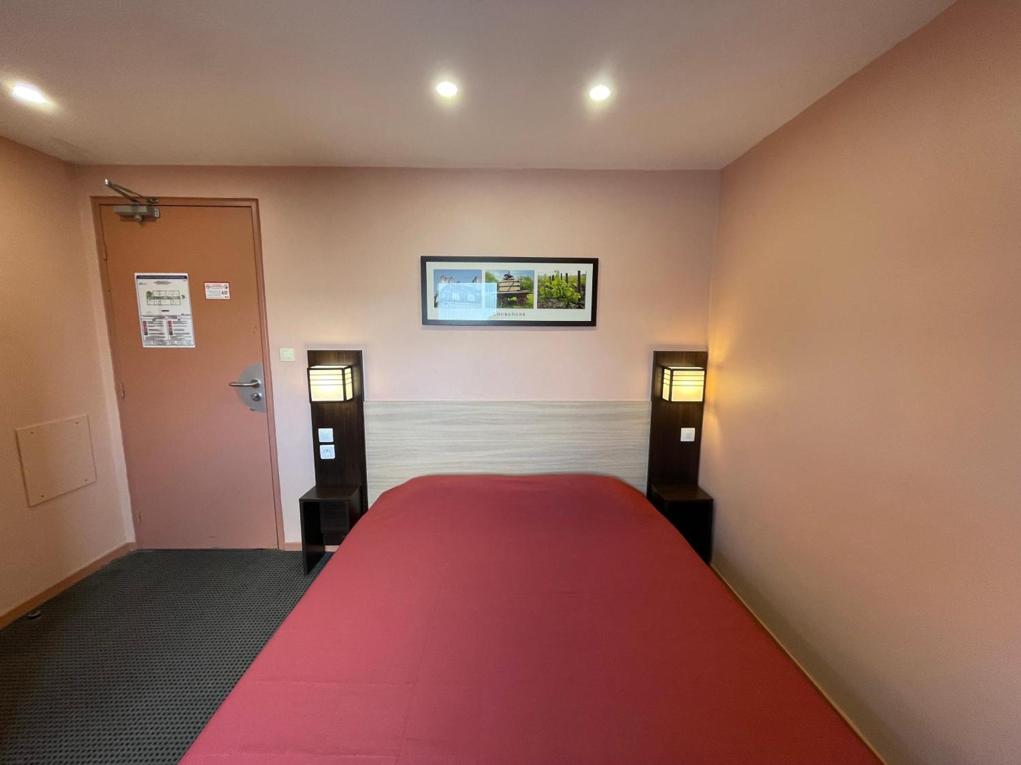 Brit Hotel St-Quentin/Nord Fayet  Εξωτερικό φωτογραφία