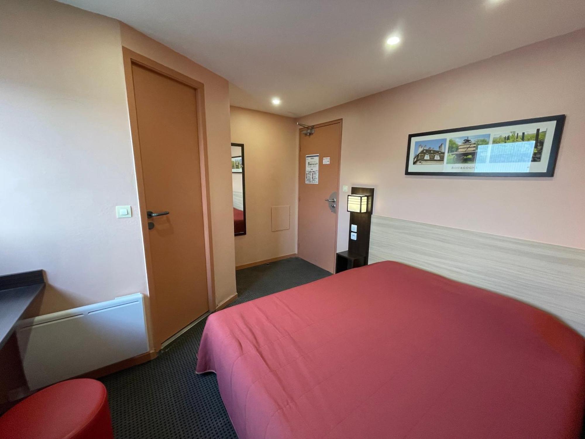Brit Hotel St-Quentin/Nord Fayet  Εξωτερικό φωτογραφία